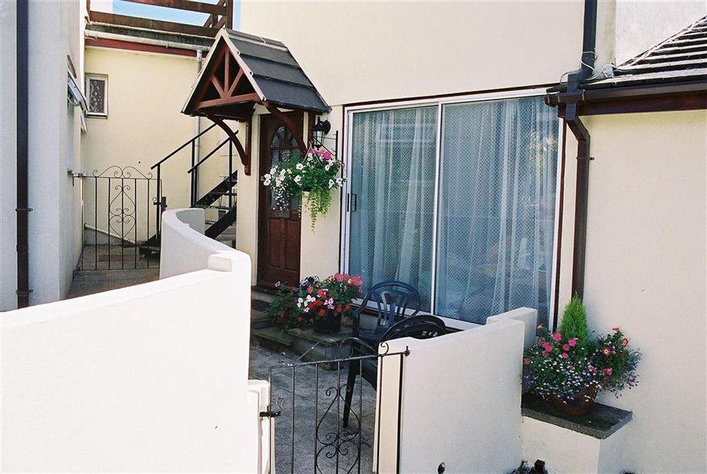 Crossways & Sea View Holiday Apartments Torquay Bagian luar foto