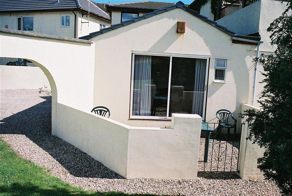 Crossways & Sea View Holiday Apartments Torquay Bagian luar foto